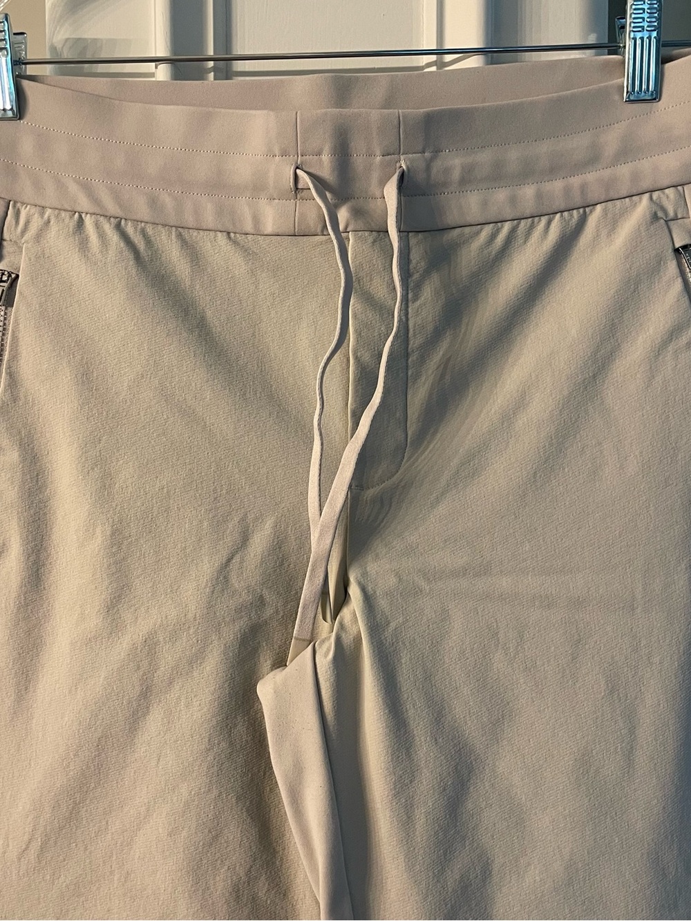 Athleta Women’s Light Beige Jogger Sweatpants with Zip Pockets - Picture 2 of 9